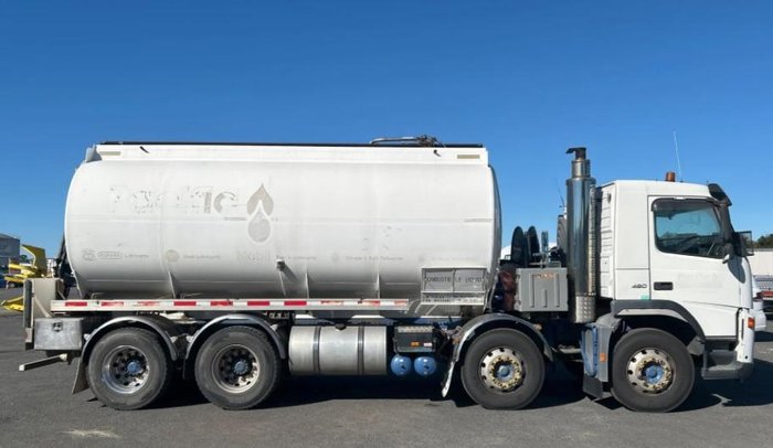 2006 Volvo Fm 480 8X4 White