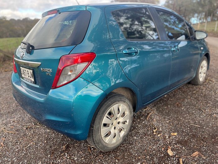 2013 Toyota Yaris YR