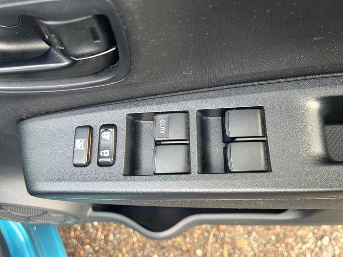 2013 Toyota Yaris YR