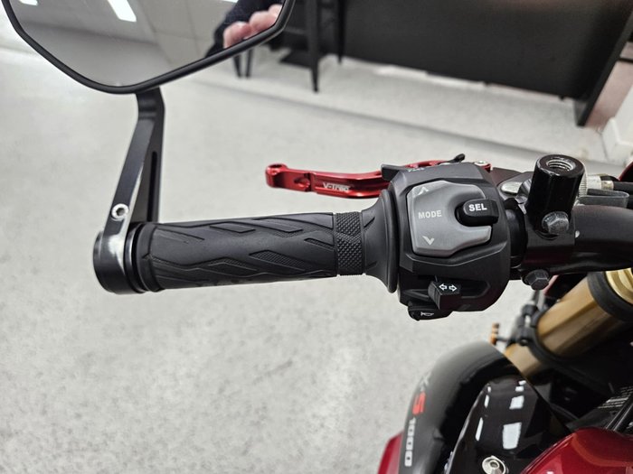 2015 Suzuki GSX-S1000 Red