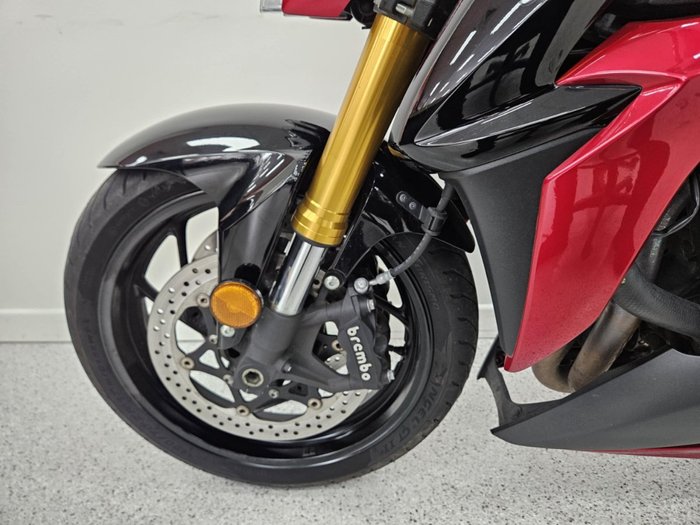 2015 Suzuki GSX-S1000 Red