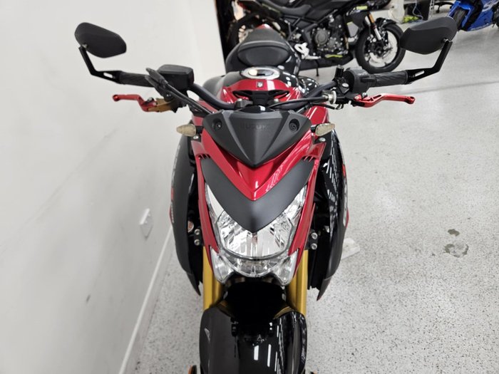 2015 Suzuki GSX-S1000 Red