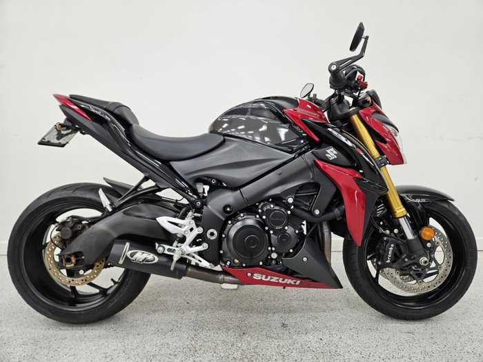 2015 Suzuki GSX-S1000 Red