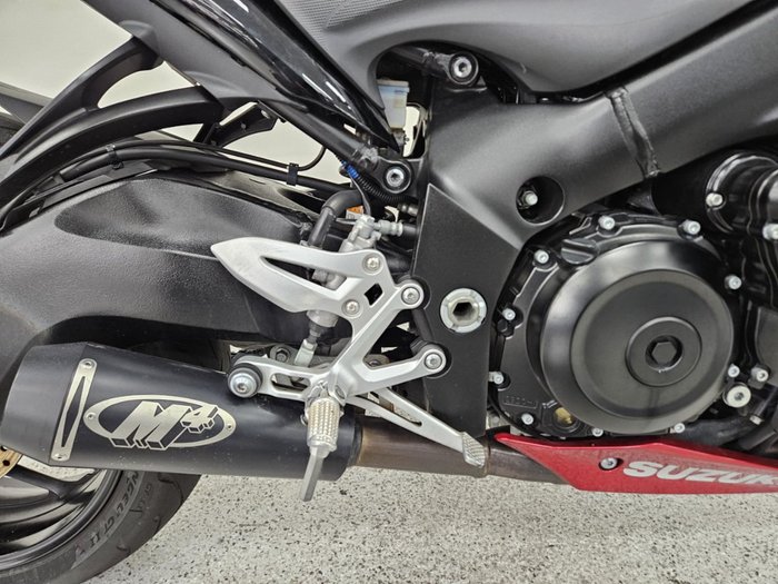 2015 Suzuki GSX-S1000 Red