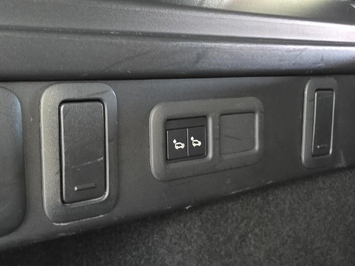 2017 Land Rover Range Rover Velar D240 R-Dynamic SE L560 MY18 AWD Kaikoura Stone