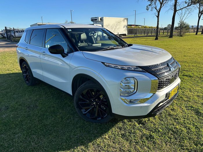 2024 Mitsubishi Outlander Black Edition