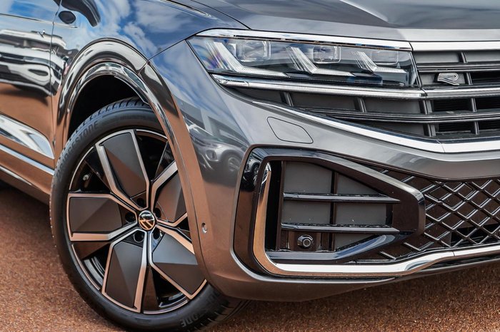 2025 Volkswagen Touareg 210TDI R-Line