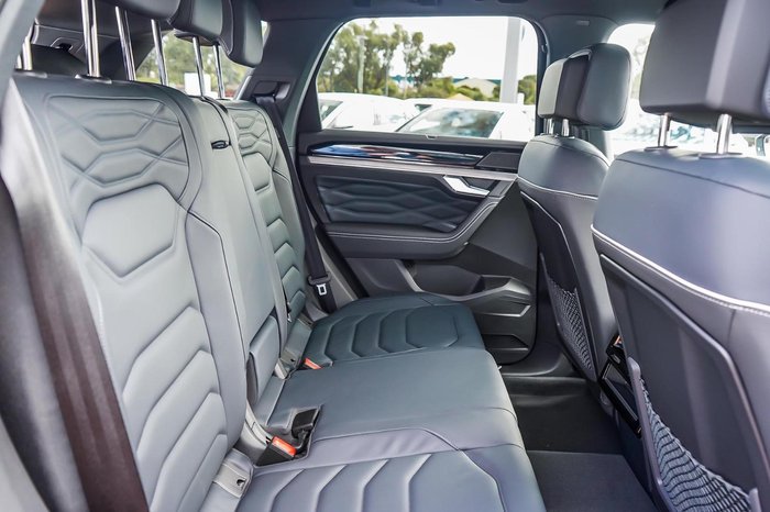 2025 Volkswagen Touareg 210TDI R-Line