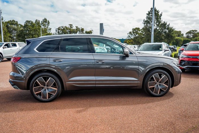 2025 Volkswagen Touareg 210TDI R-Line