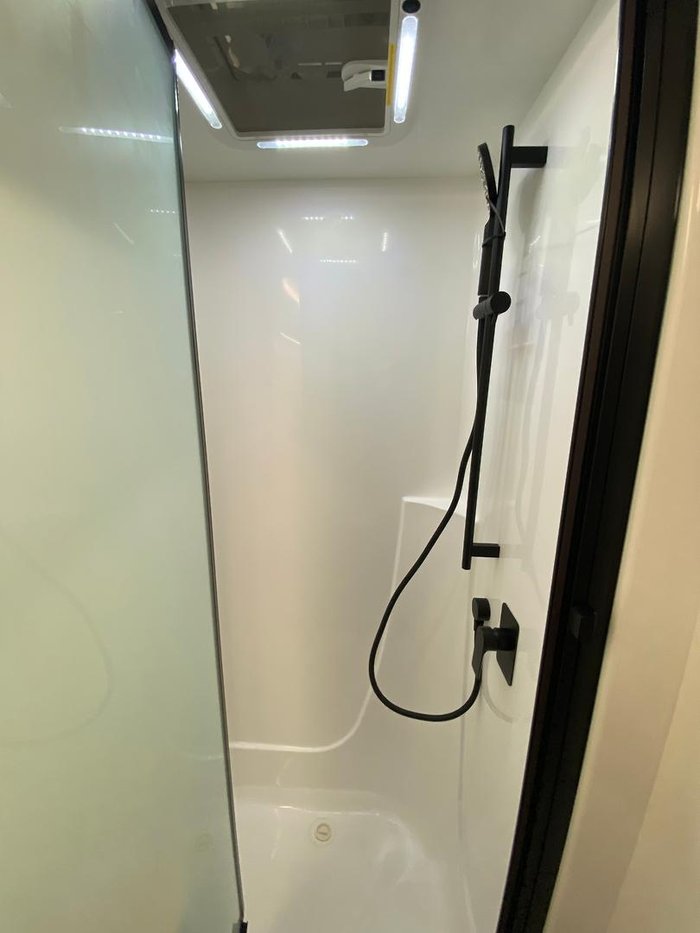 2025 Traveller 17' Front Door Cruise Destination