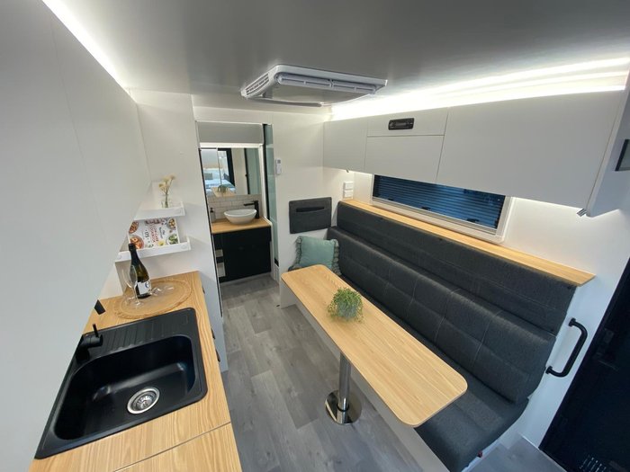 2025 Traveller 17' Front Door Cruise Destination