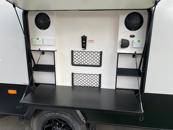 2025 Traveller 17' Front Door Cruise Destination