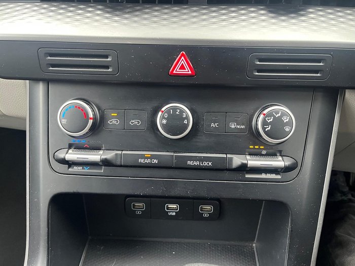 2021 Kia Carnival S
