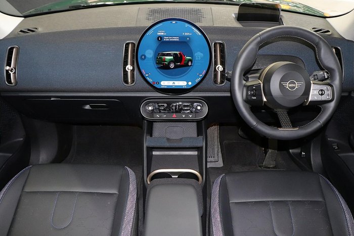 2024 MINI Countryman SE Classic