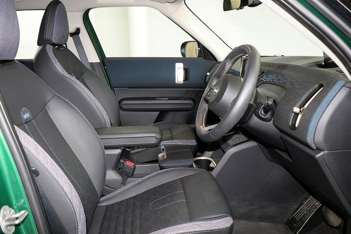 2024 MINI Countryman SE Classic