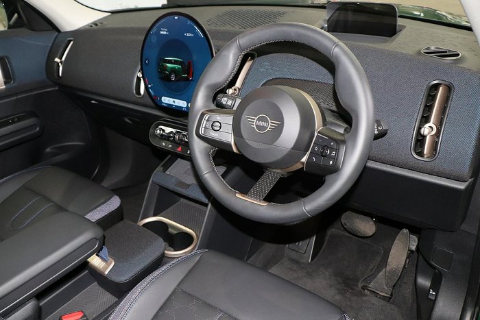 2024 MINI Countryman SE Classic