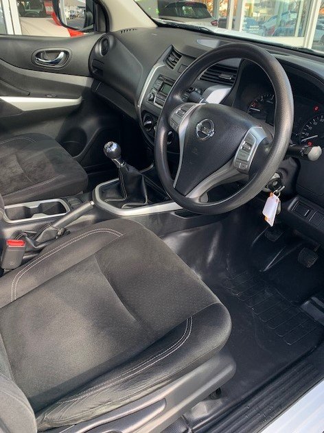 2017 Nissan Navara RX