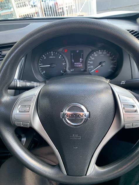 2017 Nissan Navara RX