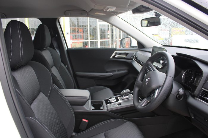 2024 Mitsubishi Outlander ES