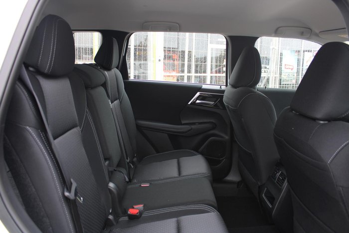 2024 Mitsubishi Outlander ES