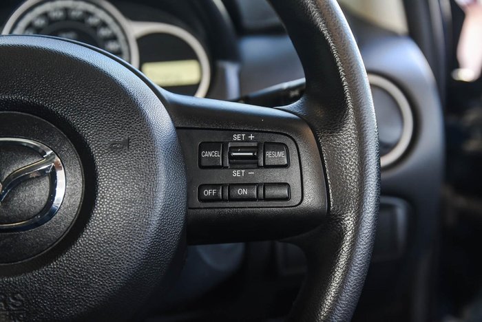 2013 Mazda 2 Neo Sport