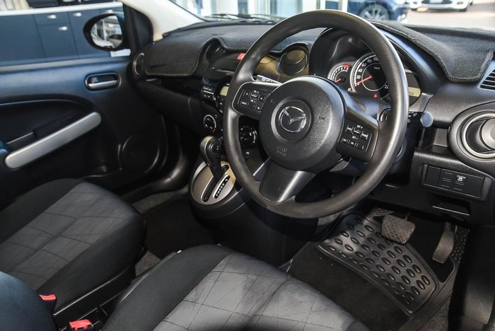 2013 Mazda 2 Neo Sport