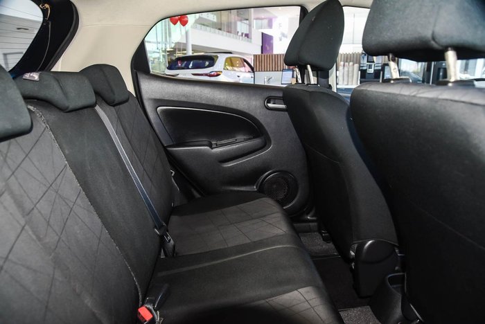 2013 Mazda 2 Neo Sport