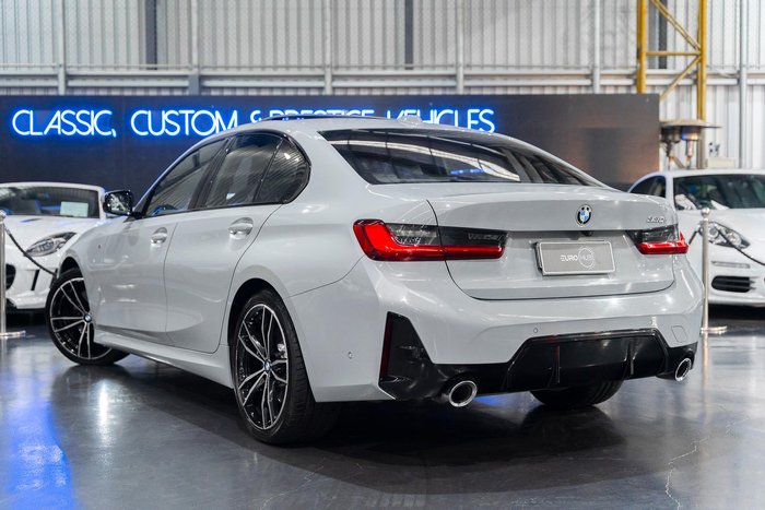 2022 BMW 3 Series 330i M Sport