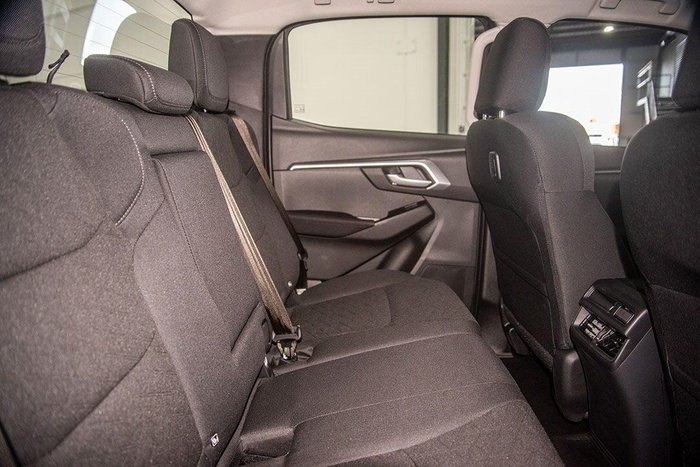2025 Isuzu D-MAX LS-M
