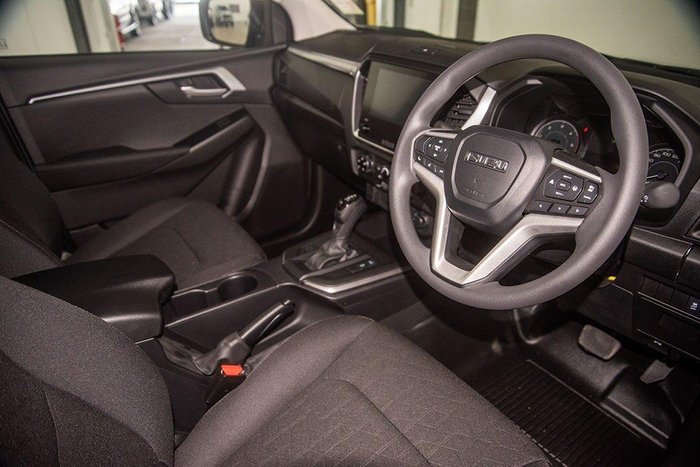 2025 Isuzu D-MAX LS-M