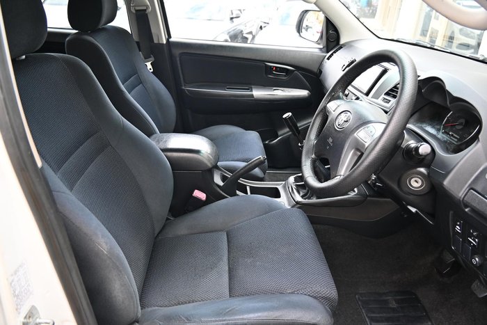 2014 Toyota Hilux SR5