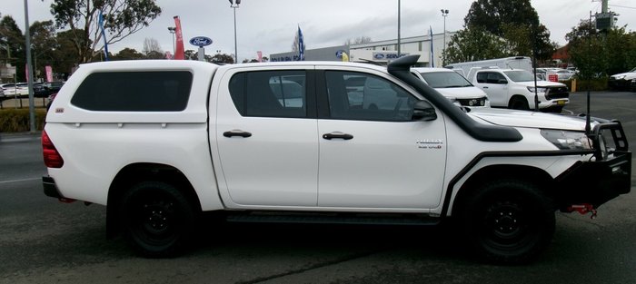 2020 Toyota Hilux SR