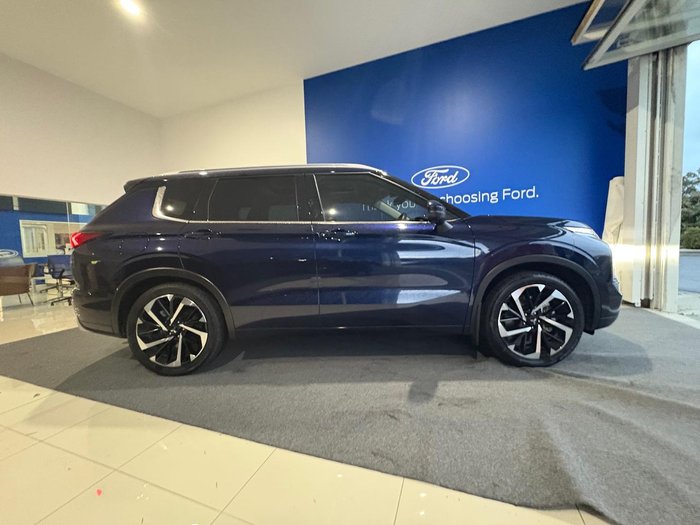 2022 Mitsubishi Outlander Exceed