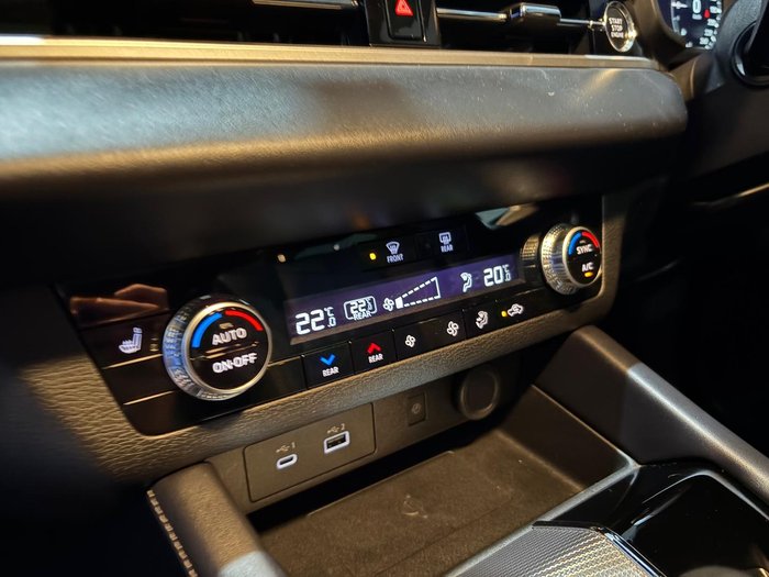 2022 Mitsubishi Outlander Exceed