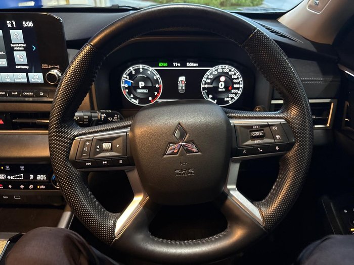 2022 Mitsubishi Outlander Exceed