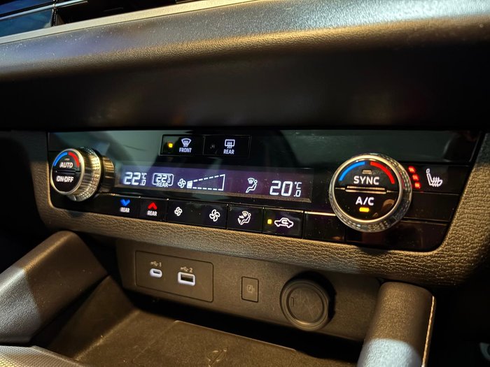 2022 Mitsubishi Outlander Exceed