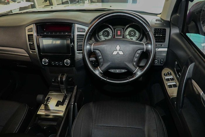 2018 Mitsubishi Pajero GLS