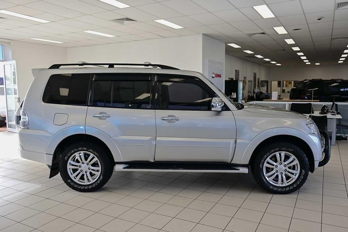 2018 Mitsubishi Pajero GLS