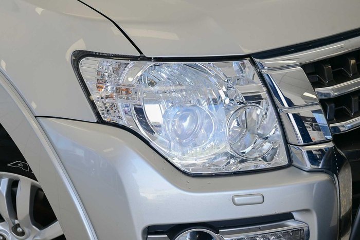 2018 Mitsubishi Pajero GLS
