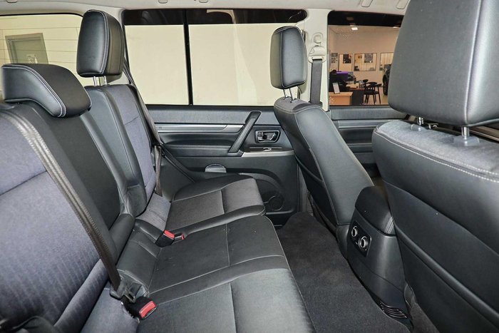2018 Mitsubishi Pajero GLS