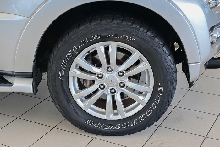 2018 Mitsubishi Pajero GLS