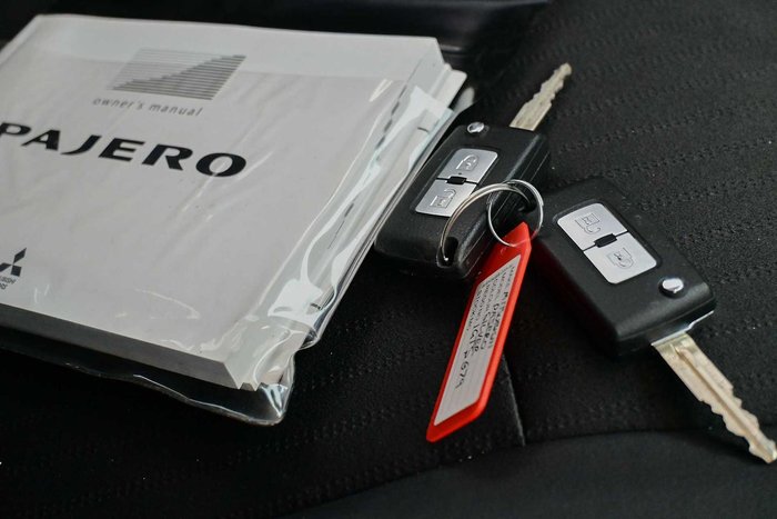 2018 Mitsubishi Pajero GLS