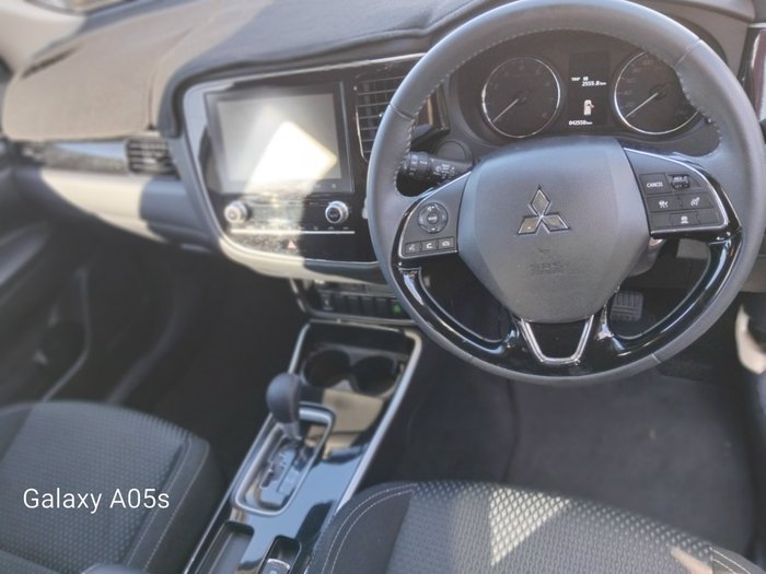 2020 Mitsubishi Outlander ES