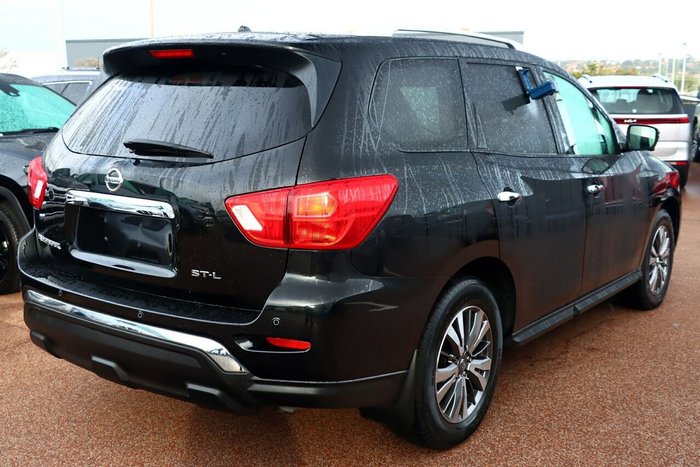 2019 Nissan Pathfinder ST-L