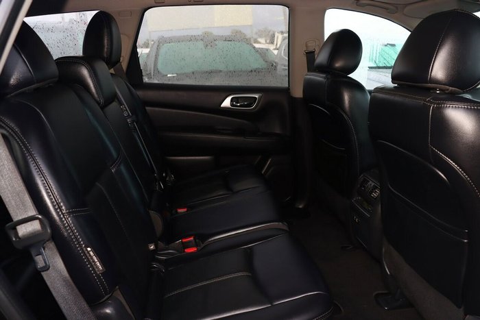 2019 Nissan Pathfinder ST-L