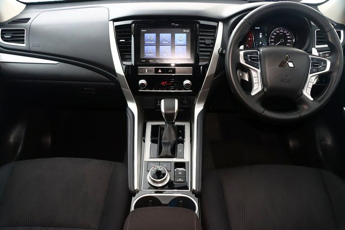 2024 Mitsubishi Pajero Sport GLS