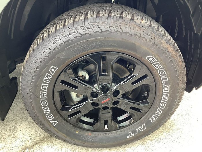 2024 Nissan Navara Black Edition