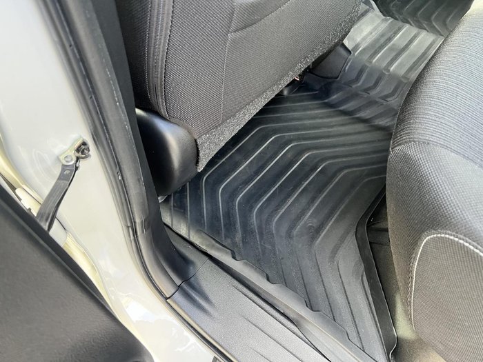 2022 Toyota Hilux SR Hi-Rider GUN136R 4x2 Glacier White