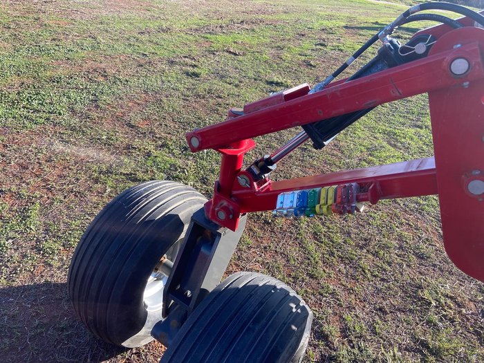 0 Massey Ferguson (Concord) Mf 9730-4010 Seeder Bar RED
