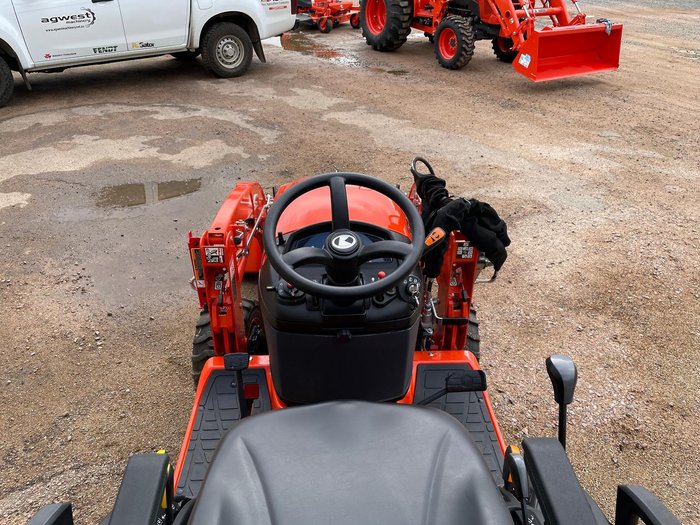 2025 Kubota Bx2680v-Au-1 26Hp Sub Compact Rops Tractor & La344 Loader